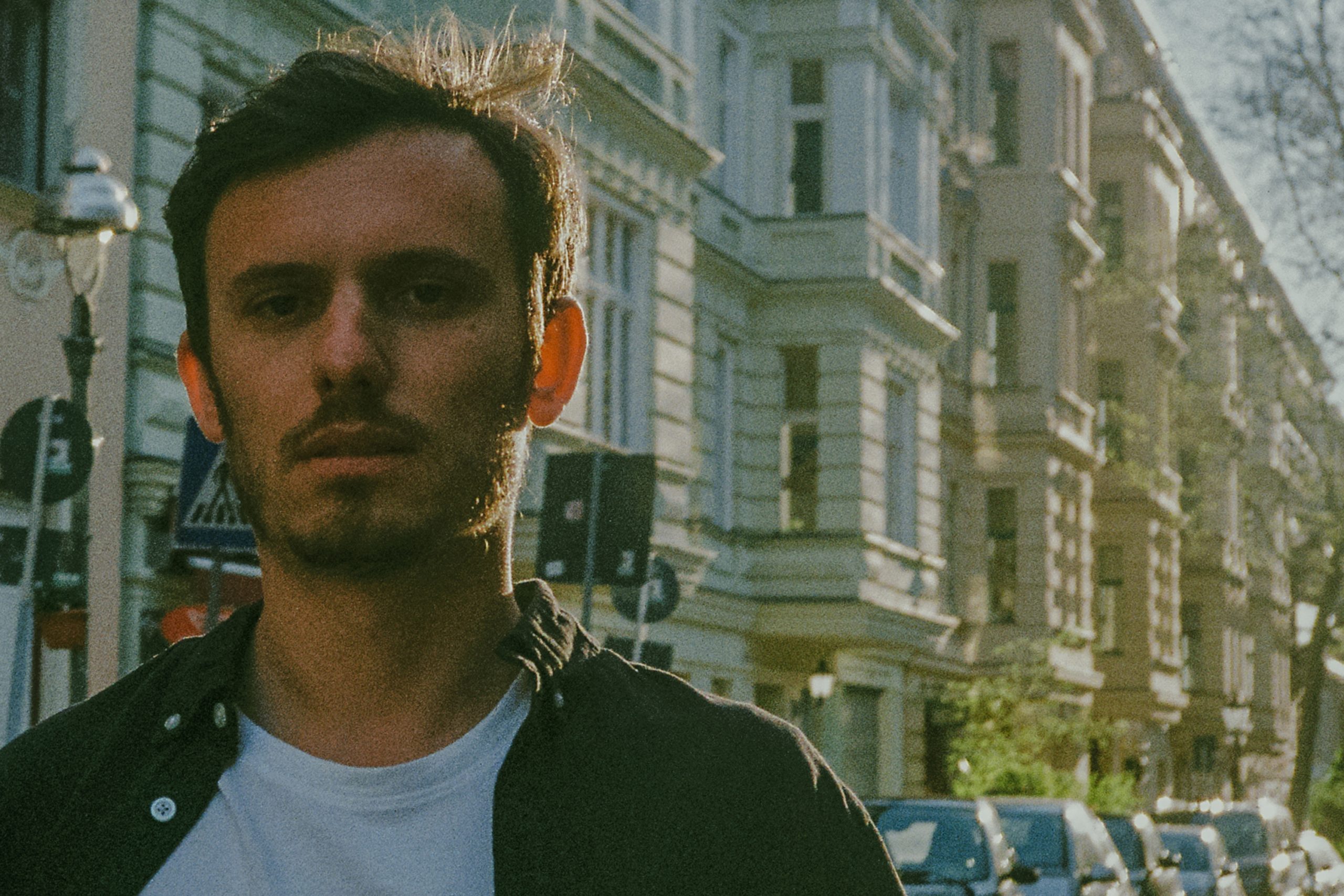 Ed Carlsen releases new single Undertow